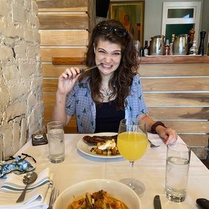 Meet your Posher, Lydia